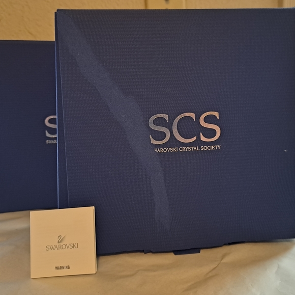 Swarovski SCS 2011 Polar bear cubs w boxes and  COA - Picture 13 of 14